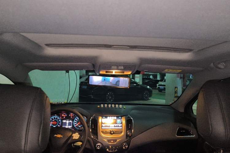 Used Chevrolet Cruze 2018 320 Automatic Pioneer Sunroof Edition Headliner