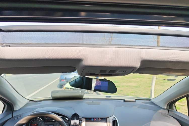 Used Chevrolet Cruze 2018 Redline 320 Automatic Pioneer Edition Headliner
