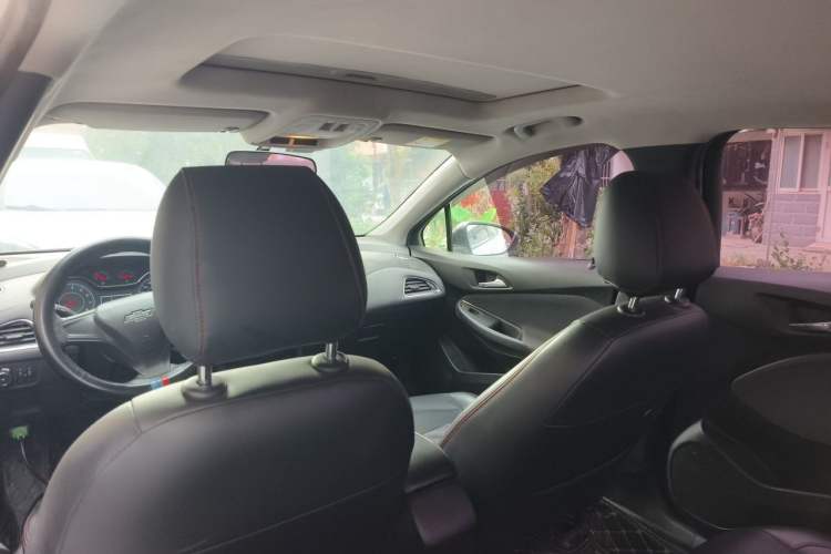 Used Chevrolet Cruze 2018 Redline 320 Automatic Pioneer Edition Headliner