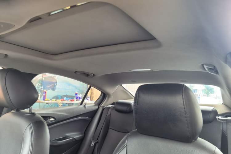 Used Chevrolet Cruze 2018 320 Automatic Pioneer Sunroof Edition Headliner