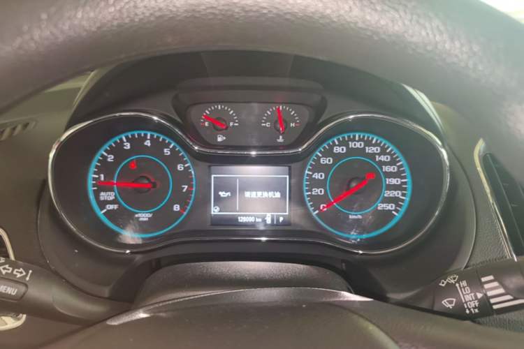 Used Chevrolet Cruze 2018 Hatchback 320 Automatic Pioneer Sunroof Edition Instrument Cluster