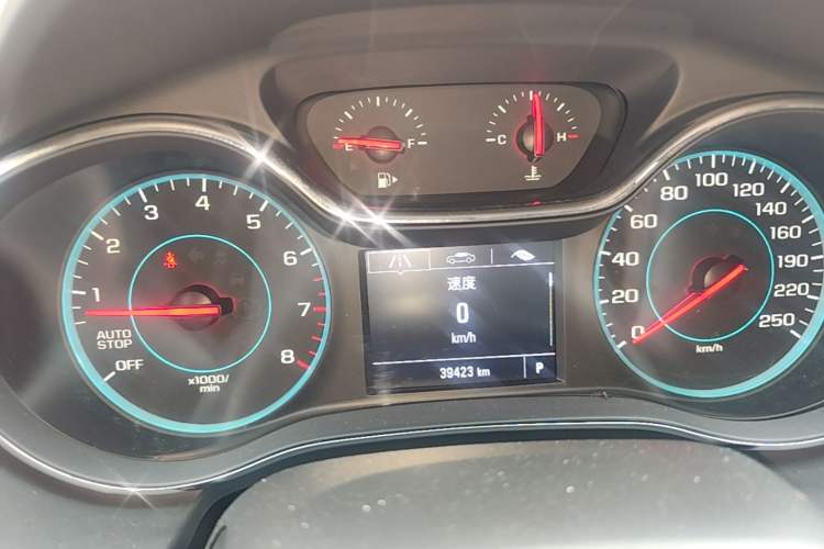 Used Chevrolet Cruze 2018 Hatchback 320 Automatic Pioneer Sunroof Edition Instrument Cluster