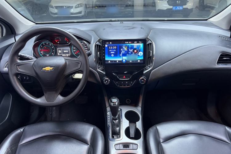 Used Chevrolet Cruze 2018 320 Automatic Pioneer Sunroof Edition Interior 1