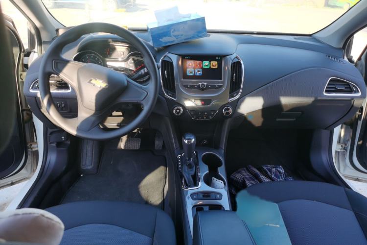 Used Chevrolet Cruze 2018 320 Automatic Pioneer Sunroof Edition Interior 2