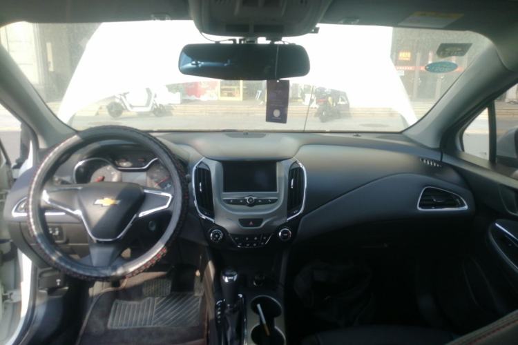 Used Chevrolet Cruze 2018 320 Automatic Pioneer Sunroof Edition Interior 2