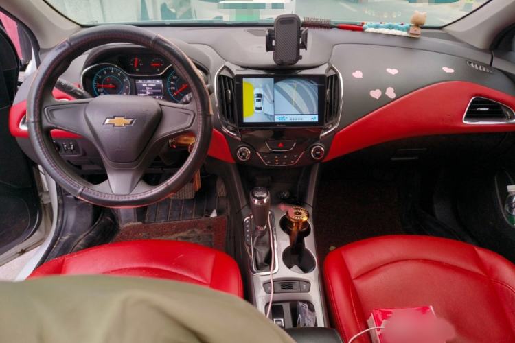 Used Chevrolet Cruze 2018 320 Automatic Pioneer Sunroof Edition Interior 2