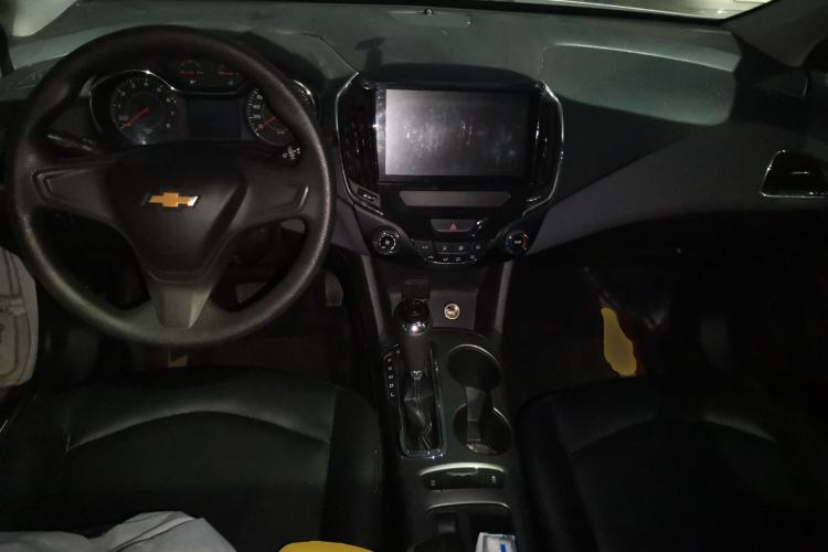 Used Chevrolet Cruze 2018 320 Automatic Pioneer Sunroof Edition Interior 2