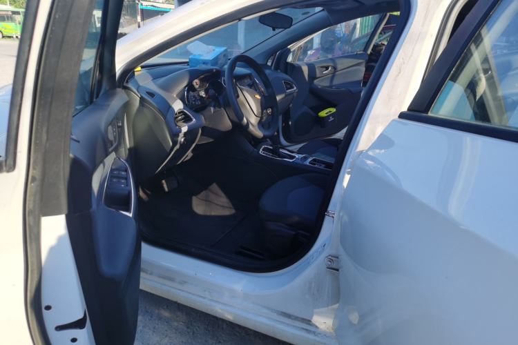 Used Chevrolet Cruze 2018 320 Automatic Pioneer Sunroof Edition Interior 3