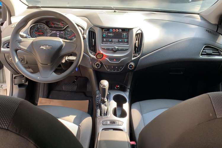 Used Chevrolet Cruze 2018 320 Automatic Pioneer Sunroof Edition Interior 3