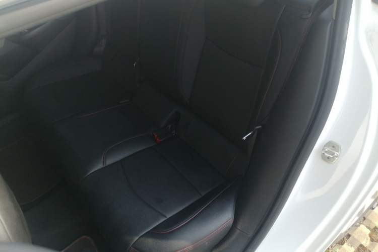 Used Chevrolet Cruze 2018 320 Automatic Pioneer Sunroof Edition Interior 4
