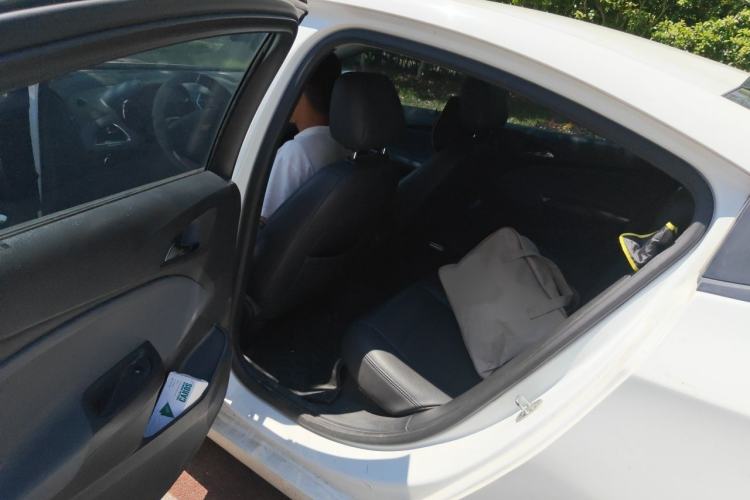 Used Chevrolet Cruze 2018 320 Automatic Pioneer Sunroof Edition Interior 4