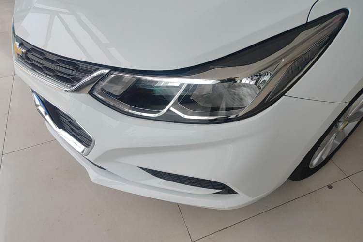 Used Chevrolet Cruze 2018 320 Automatic Pioneer Sunroof Edition Left Front Headlight