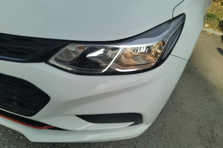Used Chevrolet Cruze 2018 Redline 320 Automatic Pioneer Edition Left Front Headlight