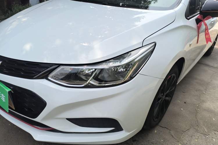 Used Chevrolet Cruze 2018 Redline 320 Automatic Pioneer Edition Left Front Headlight