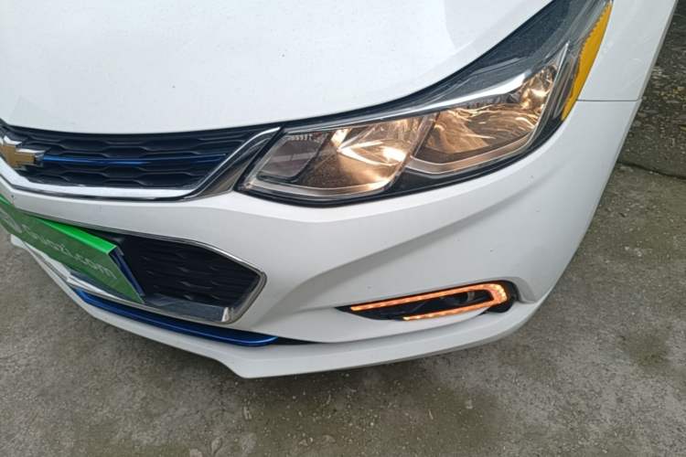 Used Chevrolet Cruze 2018 Hatchback 320 Automatic Pioneer Sunroof Edition Left Front Headlight