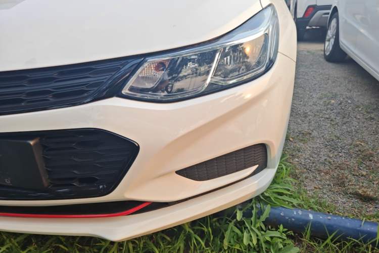 Used Chevrolet Cruze 2018 Redline 320 Automatic Pioneer Edition Left Front Headlight