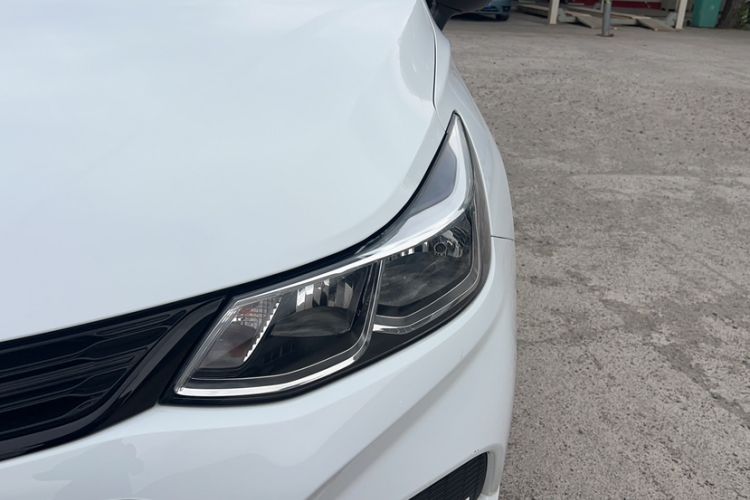 Used Chevrolet Cruze 2018 Redline 320 Automatic Pioneer Edition Left Front Headlight