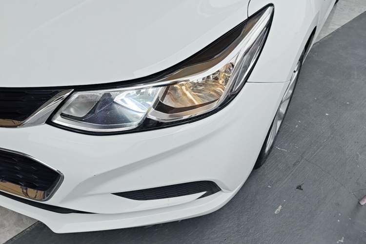 Used Chevrolet Cruze 2018 320 Automatic Pioneer Sunroof Edition Left Front Headlight