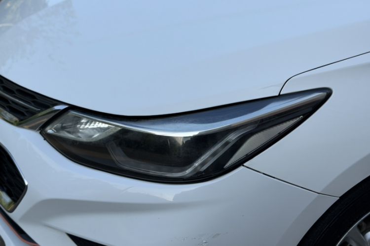 Used Chevrolet Cruze 2018 320 Automatic Pioneer Sunroof Edition Left Front Headlight