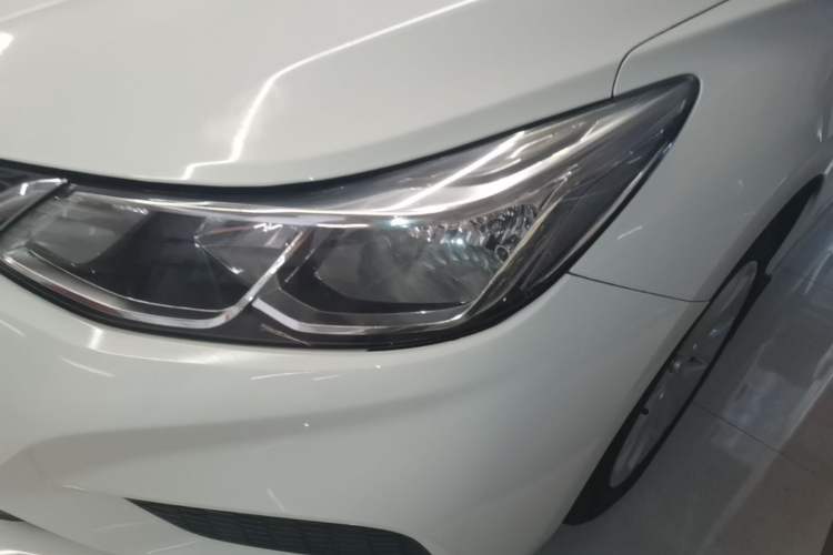 Used Chevrolet Cruze 2018 320 Automatic Pioneer Sunroof Edition Left Front Headlight