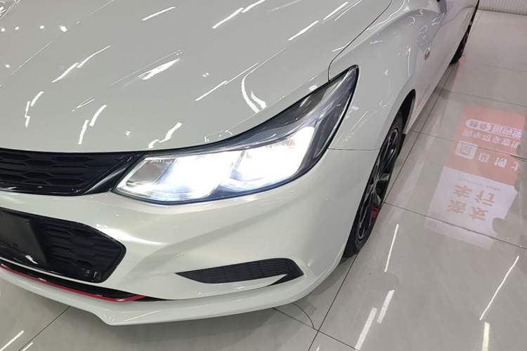 Used Chevrolet Cruze 2018 Redline 320 Automatic Pioneer Edition Left Front Headlight