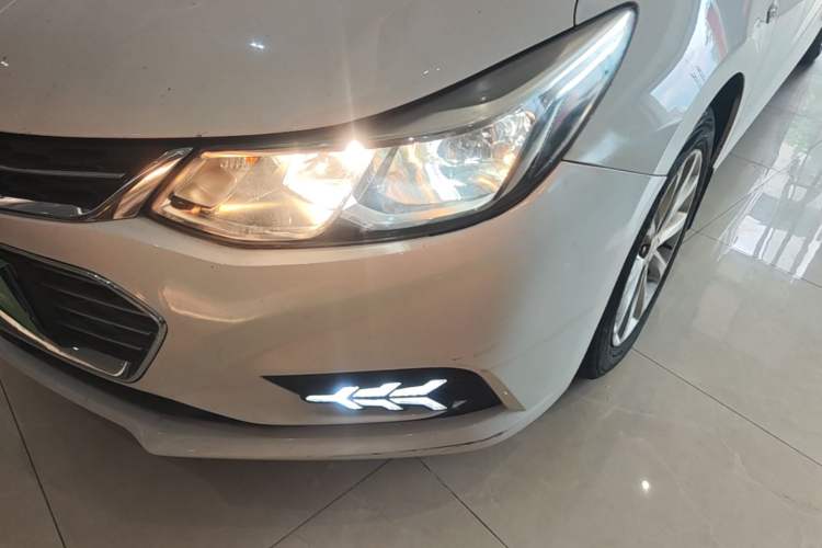 Used Chevrolet Cruze 2018 320 Automatic Pioneer Sunroof Edition Left Front Headlight
