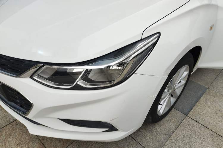 Used Chevrolet Cruze 2018 Revised Version 320 Automatic Pioneer Edition Left Front Headlight