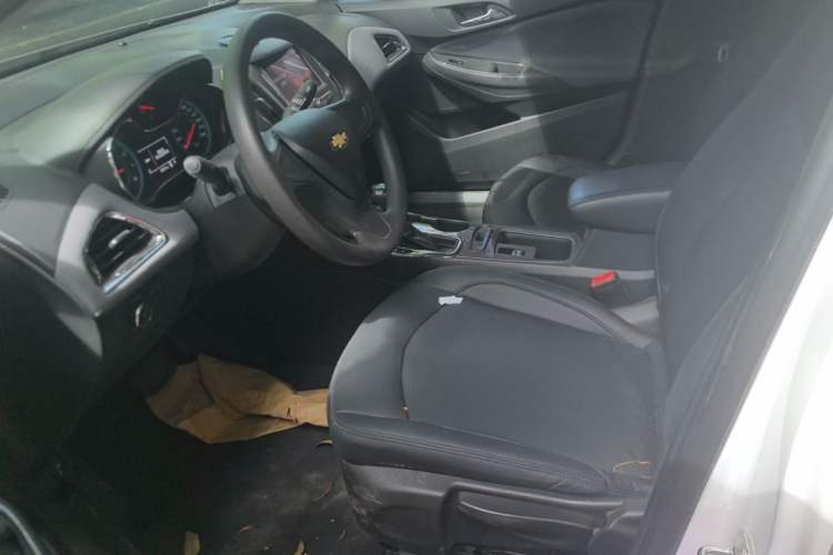 Used Chevrolet Cruze 2018 320 Automatic Pioneer Sunroof Edition Left Front Seat
