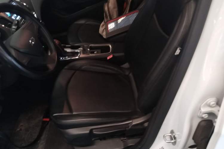 Used Chevrolet Cruze 2018 Redline 320 Automatic Pioneer Edition Left Front Seat