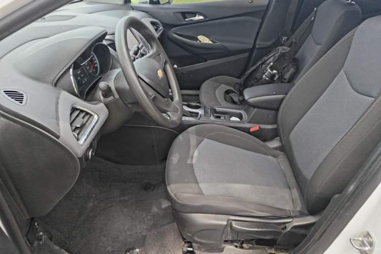 Used Chevrolet Cruze 2018 320 Automatic Pioneer Sunroof Edition Left Front Seat