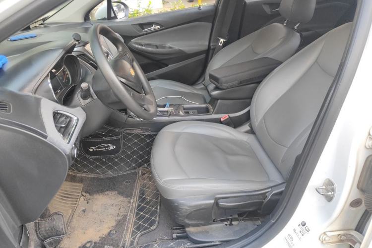 Used Chevrolet Cruze 2018 320 Automatic Pioneer Sunroof Edition Left Front Seat