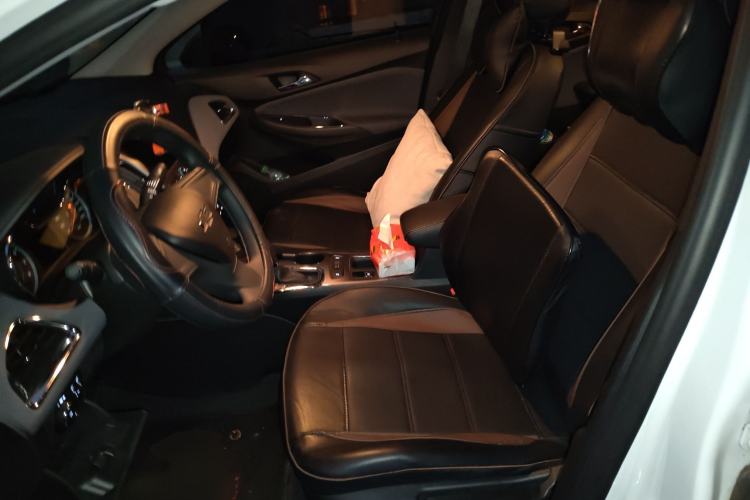 Used Chevrolet Cruze 2018 Redline 320 Automatic Pioneer Edition Left Front Seat