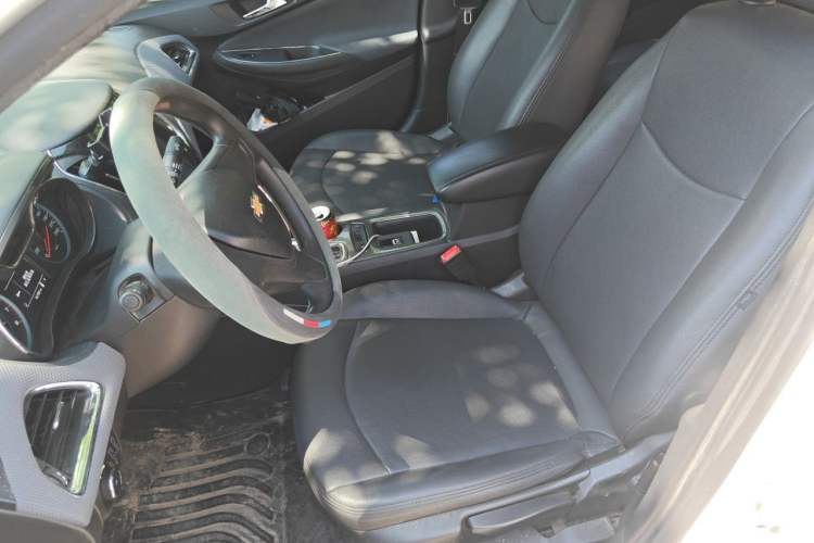 Used Chevrolet Cruze 2018 320 Automatic Pioneer Sunroof Edition Left Front Seat