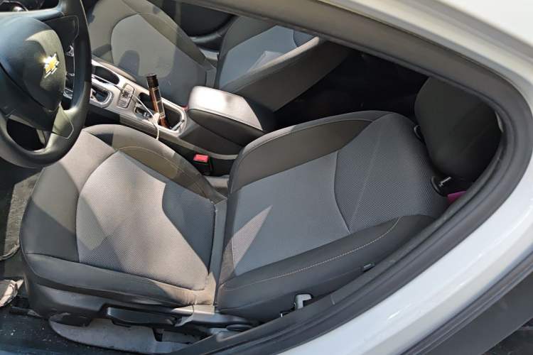Used Chevrolet Cruze 2018 320 Automatic Pioneer Sunroof Edition Left Front Seat