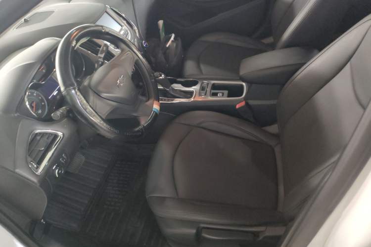 Used Chevrolet Cruze 2018 Redline 320 Automatic Pioneer Edition Left Front Seat