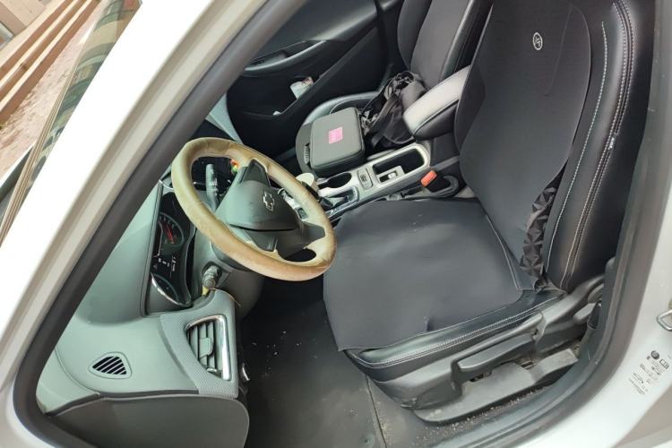 Used Chevrolet Cruze 2018 Hatchback 320 Automatic Pioneer Sunroof Edition Left Front Seat