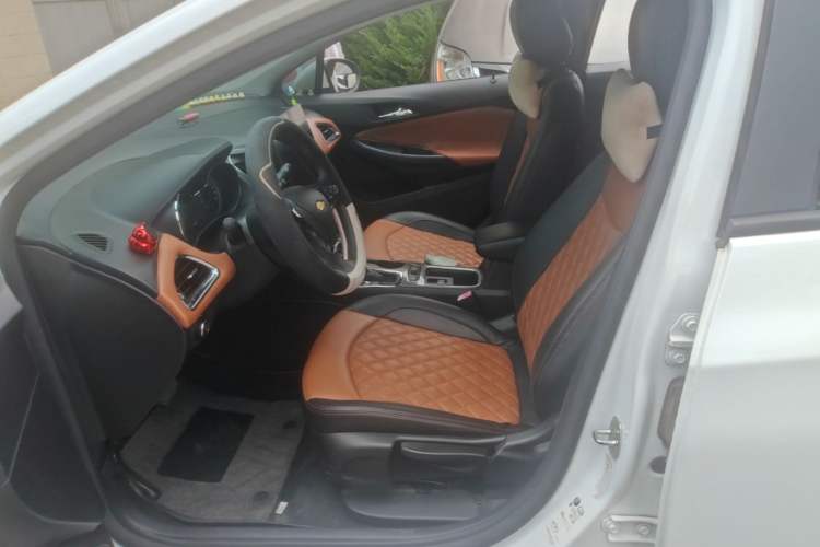 Used Chevrolet Cruze 2018 320 Automatic Pioneer Sunroof Edition Left Front Seat