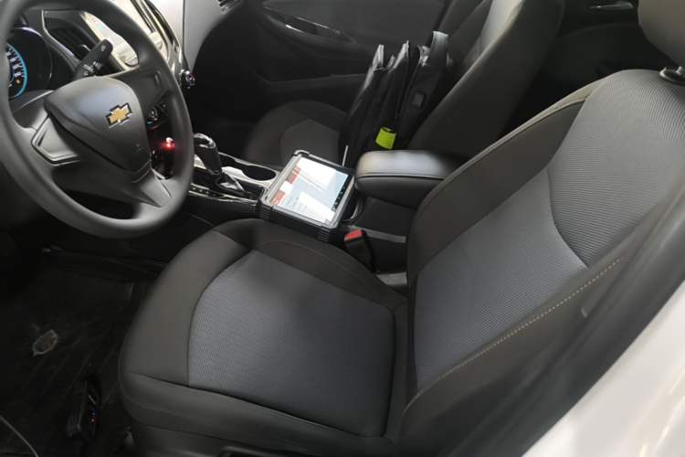 Used Chevrolet Cruze 2018 320 Automatic Pioneer Sunroof Edition Left Front Seat