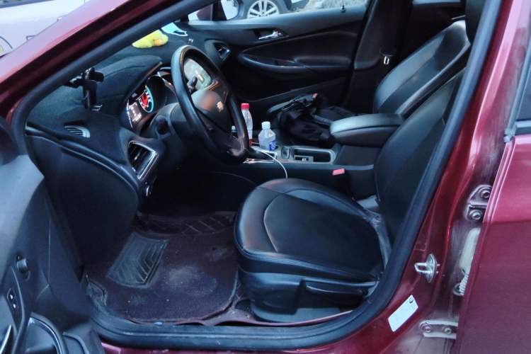 Used Chevrolet Cruze 2018 320 Automatic Pioneer Sunroof Edition Left Front Seat