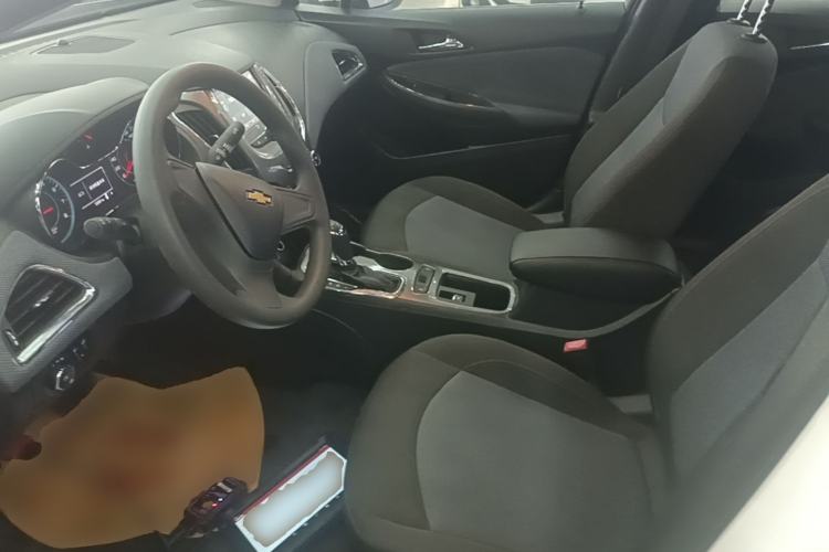 Used Chevrolet Cruze 2018 320 Automatic Pioneer Sunroof Edition Left Front Seat