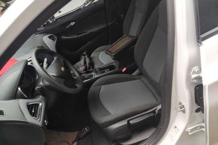 Used Chevrolet Cruze 2018 320 Automatic Pioneer Sunroof Edition Left Front Seat