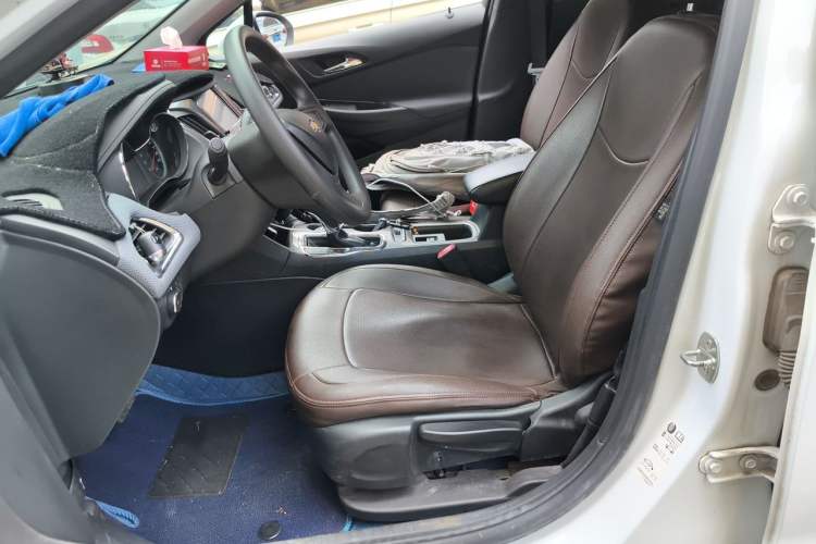 Used Chevrolet Cruze 2018 320 Automatic Pioneer Sunroof Edition Left Front Seat