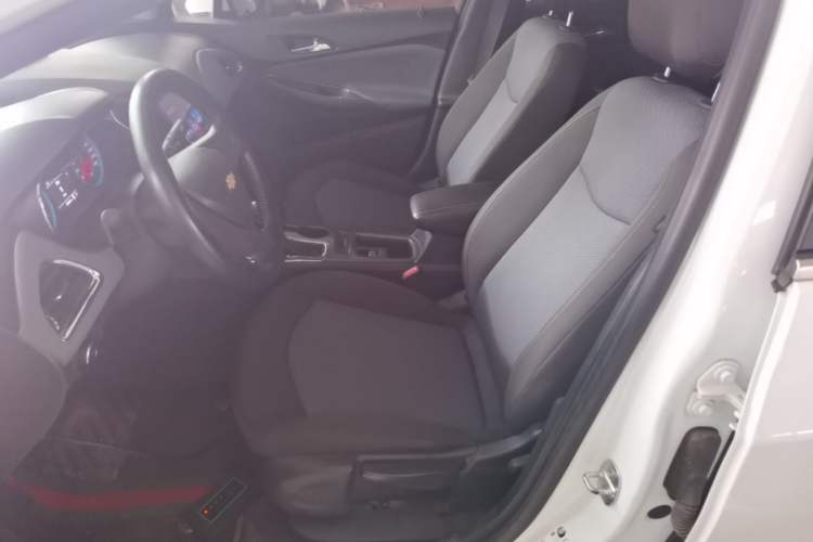 Used Chevrolet Cruze 2018 320 Automatic Pioneer Sunroof Edition Left Front Seat