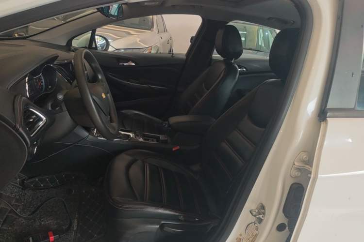 Used Chevrolet Cruze 2018 320 Automatic Pioneer Sunroof Edition Left Front Seat