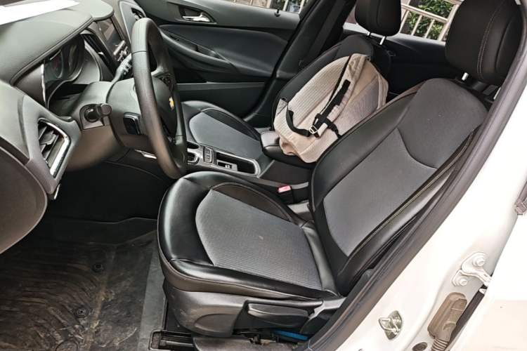 Used Chevrolet Cruze 2018 Hatchback 320 Automatic Xuanfeng Edition Left Front Seat