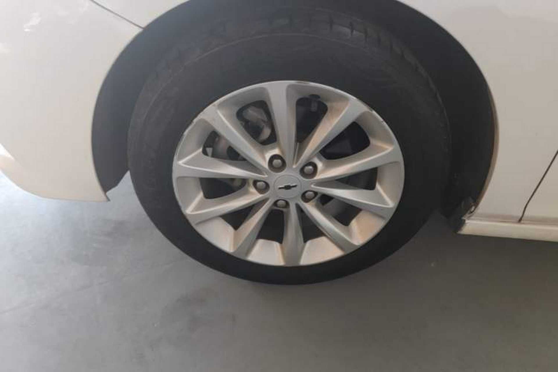 Used Chevrolet Cruze 2018 320 Automatic Pioneer Sunroof Edition Left Front Wheel Hub