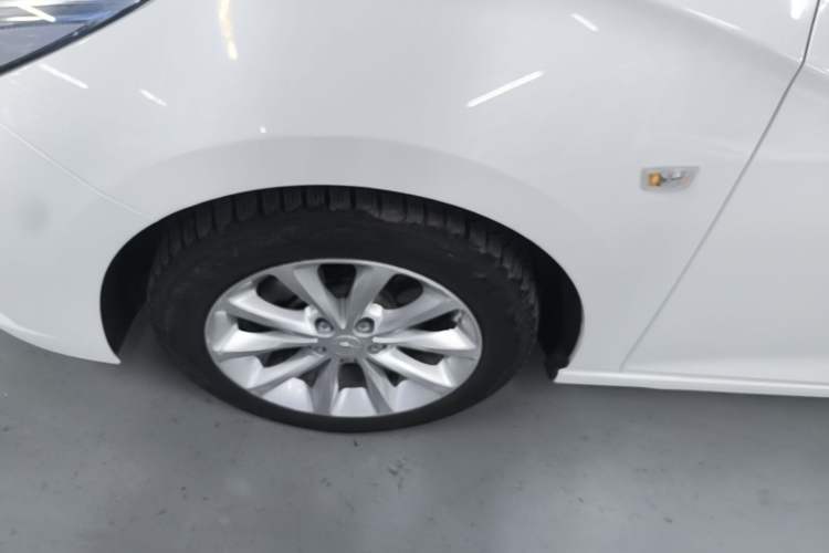 Used Chevrolet Cruze 2018 320 Automatic Pioneer Sunroof Edition Left Front Wheel Hub