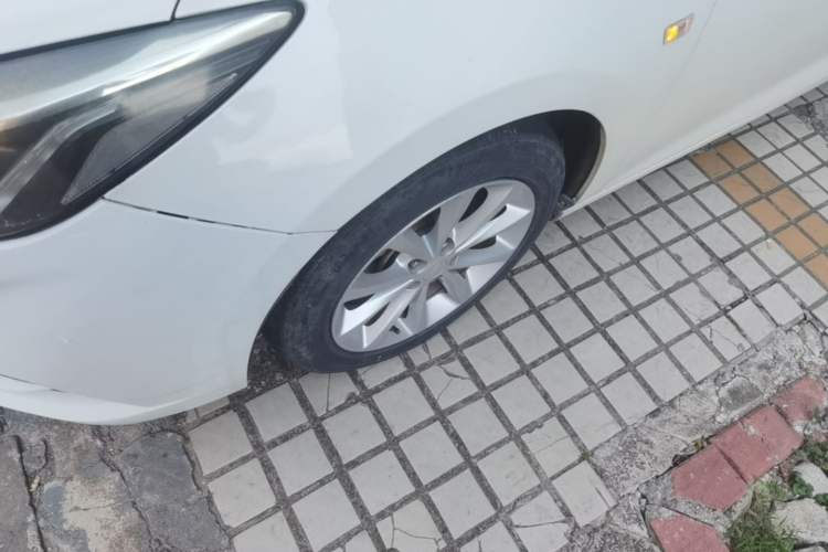 Used Chevrolet Cruze 2018 320 Automatic Pioneer Sunroof Edition Left Front Wheel Hub