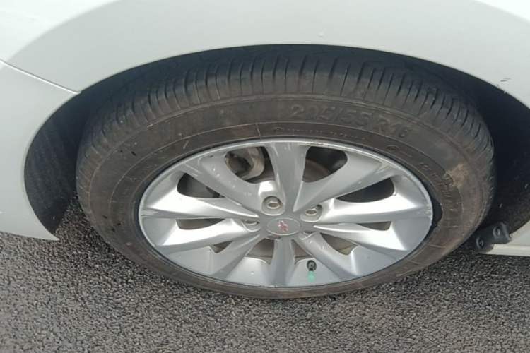 Used Chevrolet Cruze 2018 320 Automatic Pioneer Sunroof Edition Left Front Wheel Hub