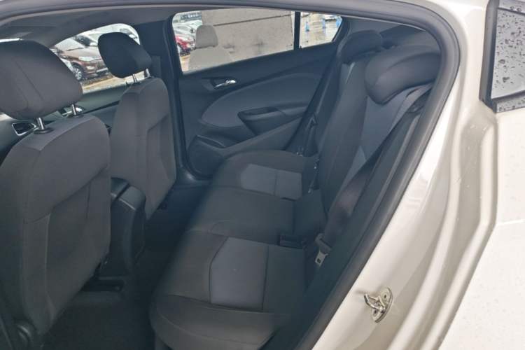 Used Chevrolet Cruze 2018 320 Automatic Pioneer Sunroof Edition Left Rear Seat